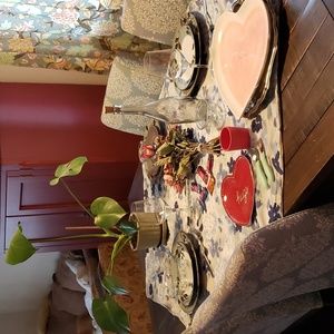 Pottery Barn Blossom Reversible Tablecloth Square & Pillow Sham Set